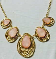 Gold Tone Pink Teardrop Cabochon Bib Focal Necklace n075