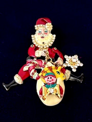 LUNCH AT THE RITZ Christmas Santa’s Pin Enamel Crystal Brooch On Original Card