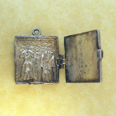 Vintage English Sterling Silver Opening Charm Decorative Wardrobe Trunk