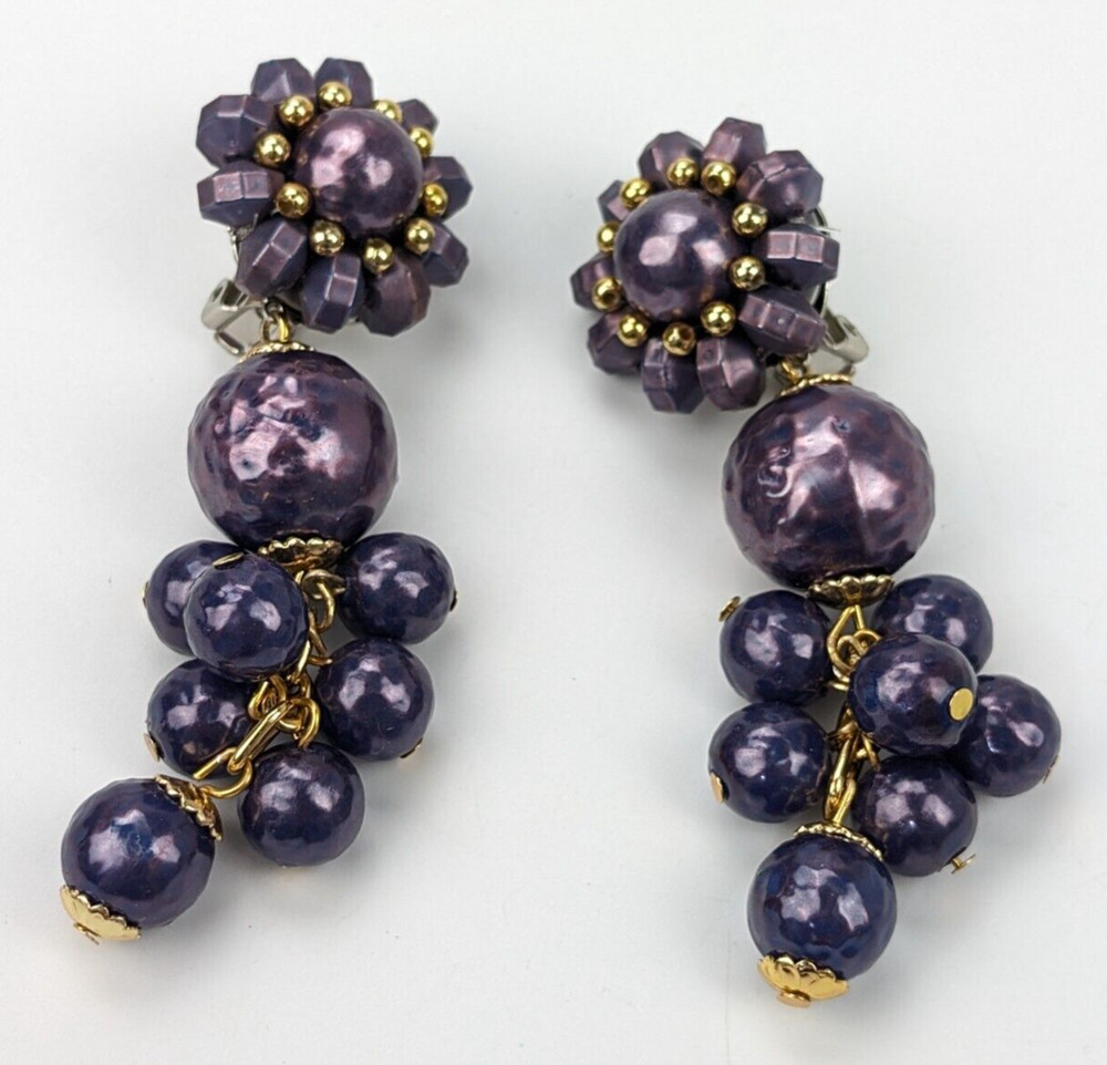 Vintage Purple Cluster Bead Gold Tone Dangle Drop Grapes Clip on Earrings 3.25″