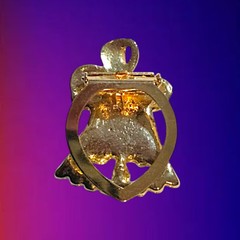 Brooch Clip pin Bell none tarnishing gold color statement piece Christmas Bell