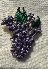 SALE: Vintage Gold Tone Lilacs Flower Floral Purple Enamel Brooch Pin Unsigned