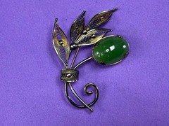 Green Jade Cabochon Floral Filigree Leaf Vintage Sterling Silver 925 Brooch Pin