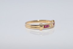 Vintage Circa 1980s 18k Gold Natural Diamond And Caliber Cut Ruby Ring