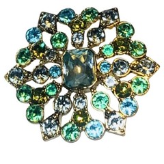 VTG Liz Claiborne Green Rhinestone Brooch Pin 2” Gold Tone Flower