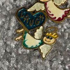 Live Love Laugh Three Angel Pin Brooch Hearts Angels Any Occasion