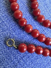 Vintage Red Coral Bead Necklace 18” 5.5mm Round Beads 14K Gold Clasp