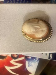 vintage 1 inch high cameo pendant