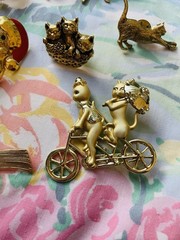 Lot Of 22 Vintage Cat Brooches And Pins Some Signed Various Black Cat, Gold