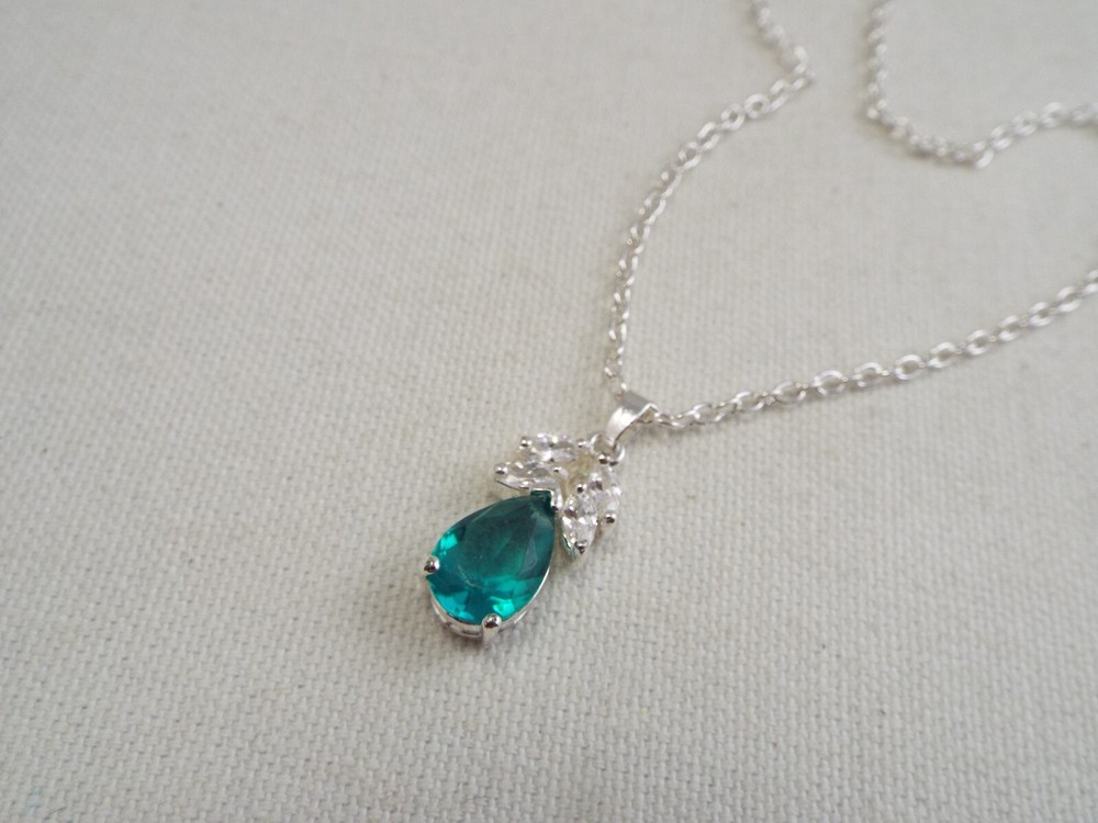 Silvertone Teal Rhinestone Pendant Necklace (C21)