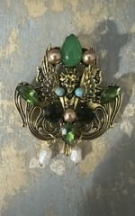 Vintage Fashion Brooch Baroque Pearl Pins Suit Coat Badges Jewelry Accessories