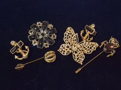 6 Pc Gold Tone Brooch & Stick Pin Lot Butterfly Anchor Spider Rhinestone