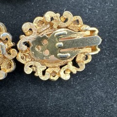 VTG Florenza Cameo Gold Tone Pearls Brooch Pendant And Clip On Earings