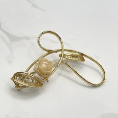 Vintage VTG Gold Tone Brooch Carved Rose Flower Filigree Leaf Pin Floral Signed
