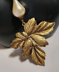 Vintage 90’s Brasstone LEAF & Faux Pearl Pendant 30″ Adjustable Opera Necklace