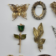 Beautiful Vintage Brooch pin lot collection Estate jewelry some blemished