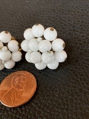 Vtg JAPAN White Milk Glass Round Beaded 7/8” Cluster Screw Back Earrings Floral
