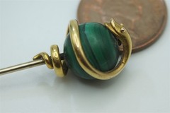 ANTIQUE VICTORIAN ENGLISH 15K GOLD MALACHITE COILED SNAKE STICKPIN C1870