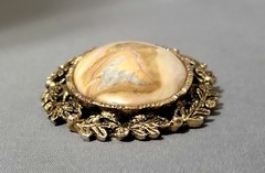 Vtg. Oval Agate Cabochon Brooch Pins Bezel Leaf Frame Silver & Gold Tone Set 2