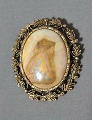 Vtg. Oval Agate Cabochon Brooch Pins Bezel Leaf Frame Silver & Gold Tone Set 2