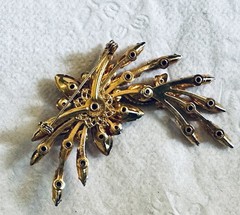 Judy Lee Vintage Orange Flower Burst Brooch Pin Rhinestone (none missing) Signed