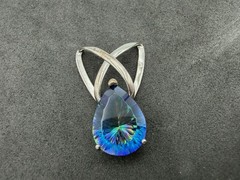 3.57g Vintage Sterling Silver 925 Teardrop Blue Green Iridescent Pendant M