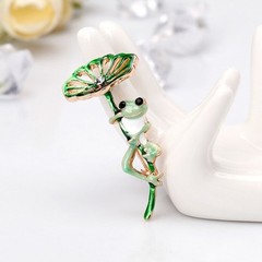 2Pcs Frog Lotus Leaf Brooch Animal Lapel Pin Cute Women Daily Party Jewelry Gift