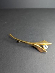 Gold Tone Sparkling Clear Rhinestone Brooch Pin Any Occasion Elegant