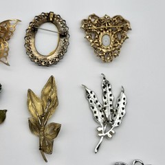 Beautiful Vintage Brooch pin lot collection Estate jewelry some blemished