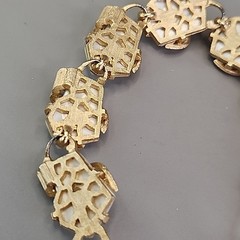 Vintage Linked Bracelet White Asymmetrical Faux Pearl Gold Tone Filigree 6.5″