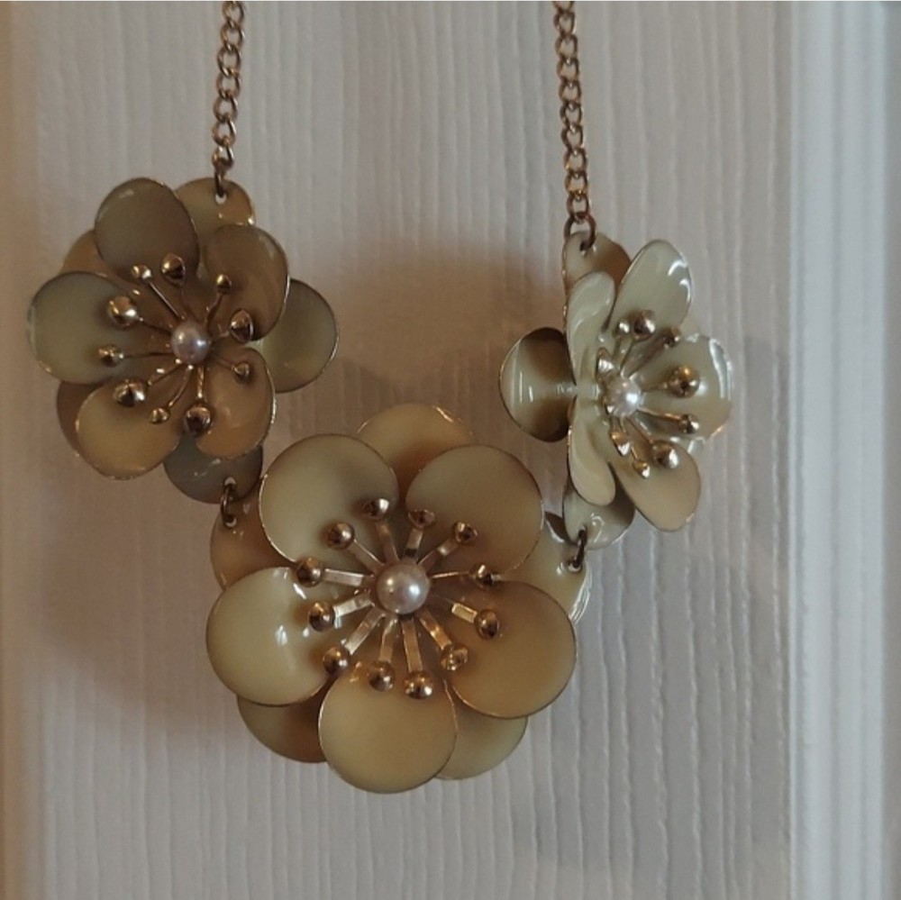 Y2k Enamel and Goldtone Triple Daisy Bib Necklace EXCELLENT!