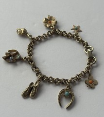 Vintage Gold Tone Lucky Charms Bracelet Unbranded Horseshoe Clover Star 6 Inch