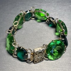 Vintage Bracelet Estate Jewelry Pre-owned Green Czech Art Glass Filigree Clasp