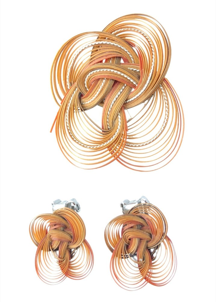 Vintage Retro Quilled Plastic Strip Brooch Clip-on Earrings Set Very Light 1970s
