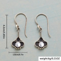 Women’s Retro Imitation Pearl Pendant Earrings Alloy Fashionable Ear Hook