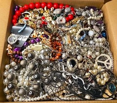 3 Lbs Jewelry Unsearched Huge Lot Vtg Vintage & New Junk & Wear Resell Tangles