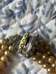 Vintage Sarah Coventry Triple Stand Of Faux Pearls Choker & Clip On Earrings