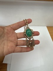 Beautiful Vintage Faux Jade Gold Tone with Tassel Pendant Necklace Jewelry B7