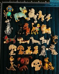 Lot of 25 Dog Puppy Brooches Rhinestone Poodle Dachshund Scottie Animal Pin Lot