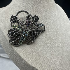 Vtg Thelma Deutsch Basket full of flowers brooch. See pics.