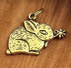 Vintage Charm Rabbit Necklace Pendant Bunny Flower Gold Tone Vintage Jewelry