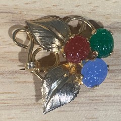 Vintage Gold Tone Multi Color Faux Glass Scarab Leaf Brooch Pin Red Green Blue