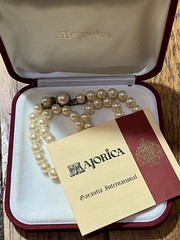 Vintage MAJORICA PEARL necklace in original box with signed certificate