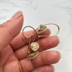 Vintage VTG Gold Tone Brooch Carved Rose Flower Filigree Leaf Pin Floral Signed