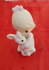Vintage 1982 Jonathan & David ENESCO JESUS LOVES ME Porcelain Figurine RARE