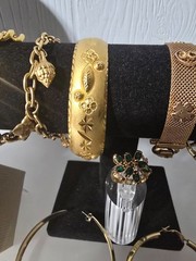 Special, Wow Gold Tone Jewelry lot Some signed