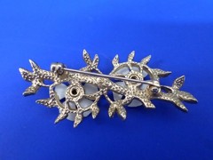Vtg 1950s Sarah Coventry LOVE BLOSSOMS White Flowers Rhinestone Gold Tone Brooch