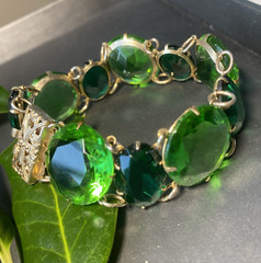 Vintage Bracelet Estate Jewelry Pre-owned Green Czech Art Glass Filigree Clasp