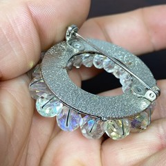 Vtg Iridescent Glass Faceted Aurora Borealis Beads Wreath Cluster Brooch 1.75”