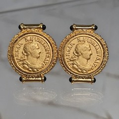 Amazing Unsigned Yellow Gold Plated Faux Coin Black Glass Clip On Earrings